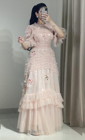 فستان طويل سهرة مطرز بالشك