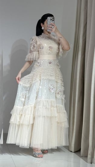 فستان طويل سهرة مطرز بالشك