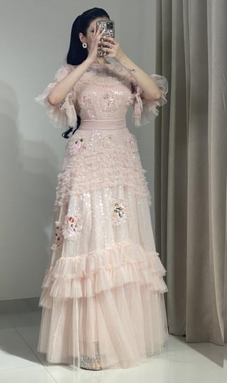 فستان طويل سهرة مطرز بالشك