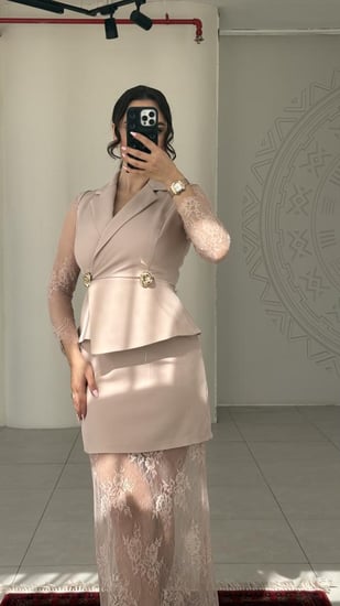 فستان طويل انيق وراقي