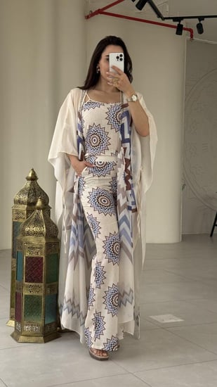 طقم ثلاث قطع فخم الخارجي دقله