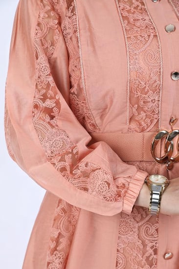 فستان فخم دانتيل