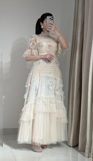 فستان طويل سهرة مطرز بالشك