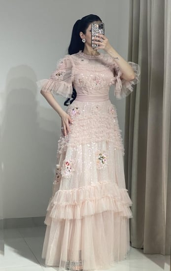 فستان طويل سهرة مطرز بالشك