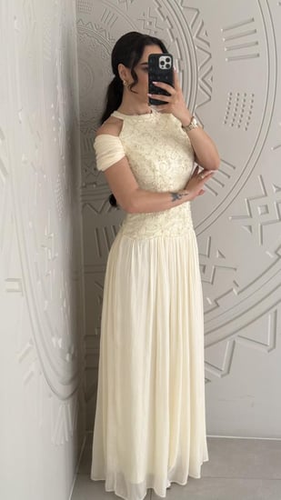 فستان طويل انيق وراقي