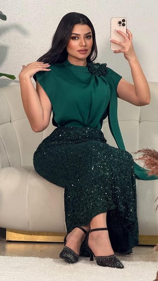 فستان  سهرة فخم وراقي مزين بكلفة الوردة