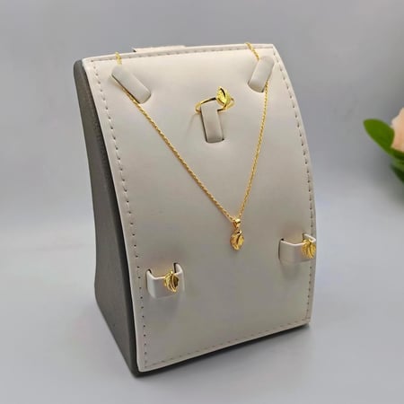 طقم ذهب عيار 18 - 18K Gold Set
