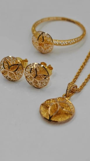 21k Set flower shape - طقم ذهب عيار 21 شكل وردة