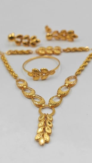 طقم ذهب عيار 21 - 21K Gold Set