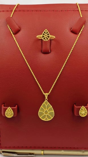 طقم ذهب عيار 21 - 21K Gold set