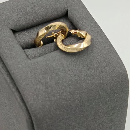 18K Earrings - حلق عيار 18