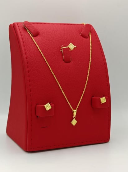 Set 18k Gold - عقد ذهب عيار 18