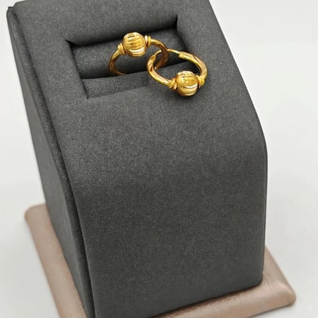 حلق من الذهب عيار 22