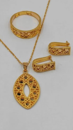 طقم ذهب عيار 21 - 21K Gold Set