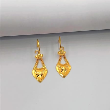 حلق متدلي من الذهب عيار 22