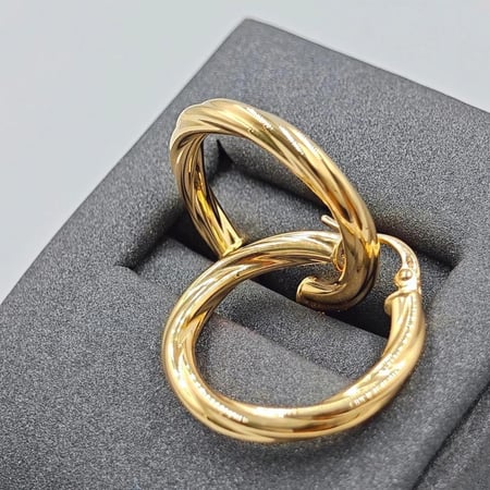 18k Gold Earrings - حق ذهب عيار 18