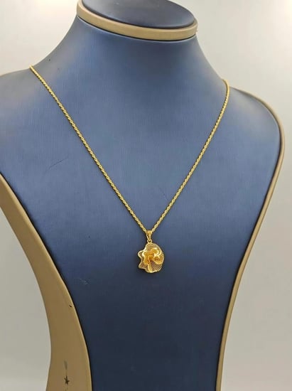 Necklace 21k Gold -عقد وردة ذهب عيار 21