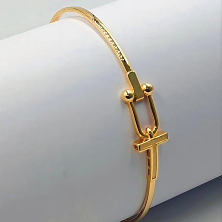 18k Gold  Bangle