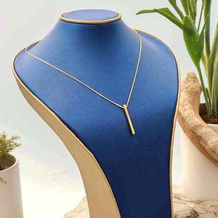 Bar Necklace 18K - سلسال بتعليقة قابلة للحفر اسم عيار 18