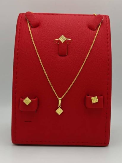 Set 18k Gold - عقد ذهب عيار 18