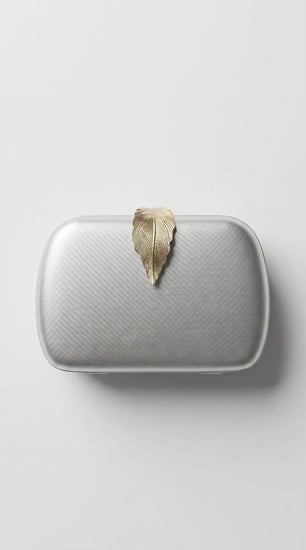 "حقيبة أوراق الغار الذهبية" (Golden Laurel Clutch)