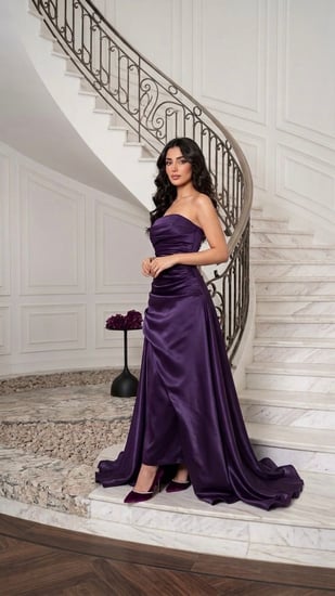 فستان "فينوس" الأرجواني (Deep Plum Venus Gown)