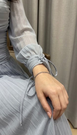 فستان : نبتون الملكي" (Royal Neptune Gown)