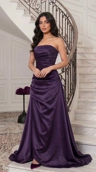 فستان "فينوس" الأرجواني (Deep Plum Venus Gown)
