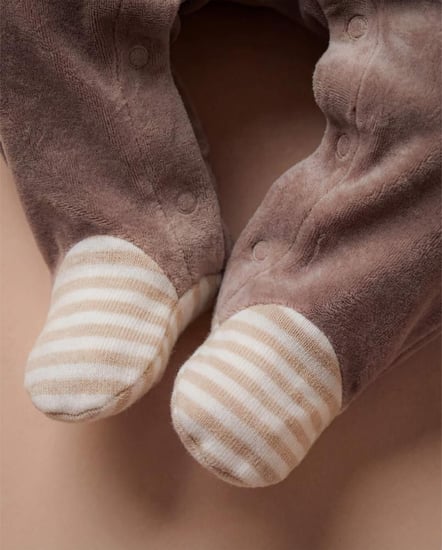 افارول بيبي اولادي قطيفة مطرز قنفذ في جيب + طباعة علي الاكمام والصدر قنفذ