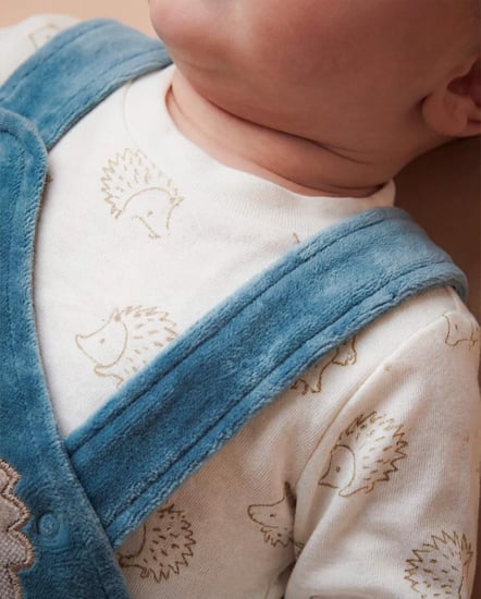 افارول بيبي اولادي قطيفة مطرز قنفذ في جيب + طباعة علي الاكمام والصدر قنفذ