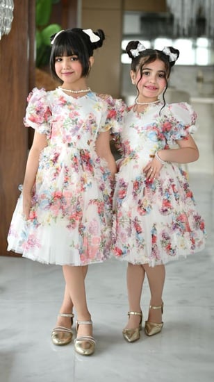 فستان مورد أبيض كرنشة من أسفل بناتي من العيسائي للأطفال