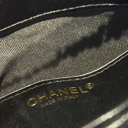 شنطه شانيل اسود مع ميداليه