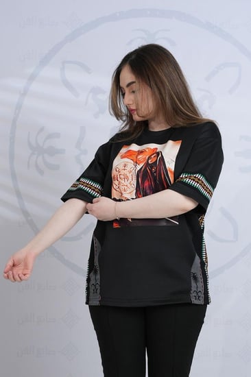 تيشرت اسود االتأسيس اوفر سايز بتدخيلات السدو