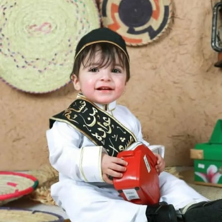 ثوب اطفال مع وشاح