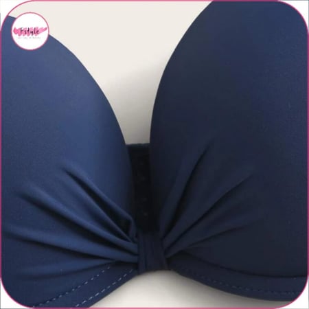 حمالة صدر ضاغطة بلون أزرق بحري مميز