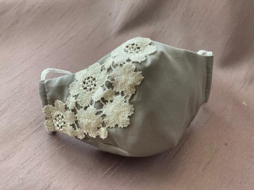 كمامة دانتيل -Mask with accesories