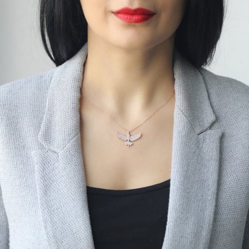 سلسال للسهرات على شكل النسر الطائر مرصع بالزيركون...