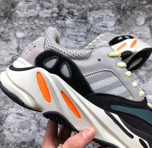 Adidas Yeezy boost 700 Wave