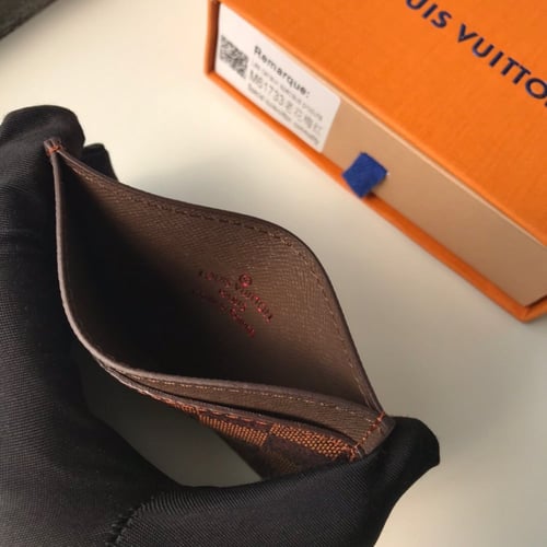 LV Card holderتسليم فوري