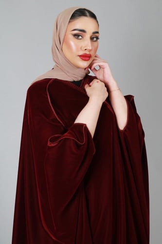 عباية مخمل عنابي