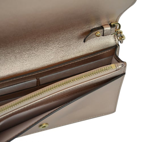 شنطة سفانا مع تقسيمات من توري بورش