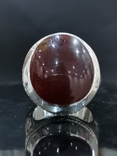 خاتم الفضة بحجر عقيق يماني كبدي بصياغة عقيل عيار ا...