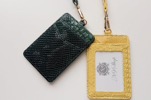 حامل بطاقة ID