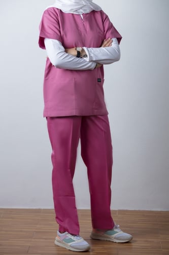 بدلة سكرب نسائي