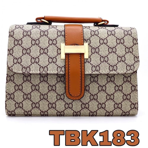 شنطة نسائية مميزة بتصميم انيق