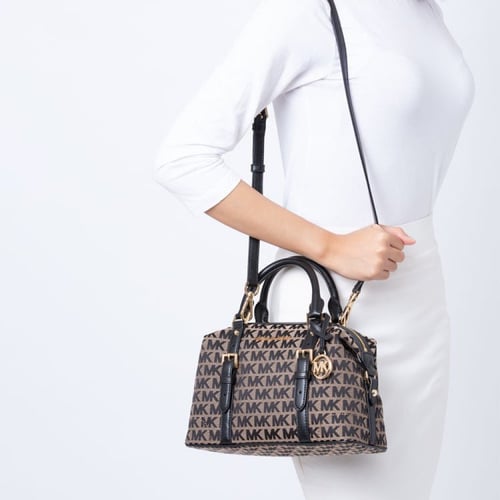 شنطة مايكل كورس قماش كبيرة