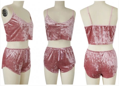 بجامة نوم من المخمل مقاس وسط