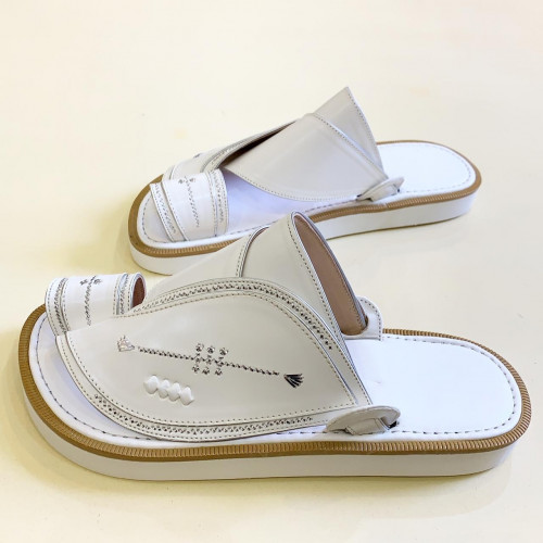 حذاء رجالي شرقي ابيض