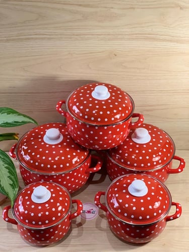 طقم قدور معدنية