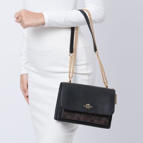 شنط كتف كلارا من كوتش - كلاسيك